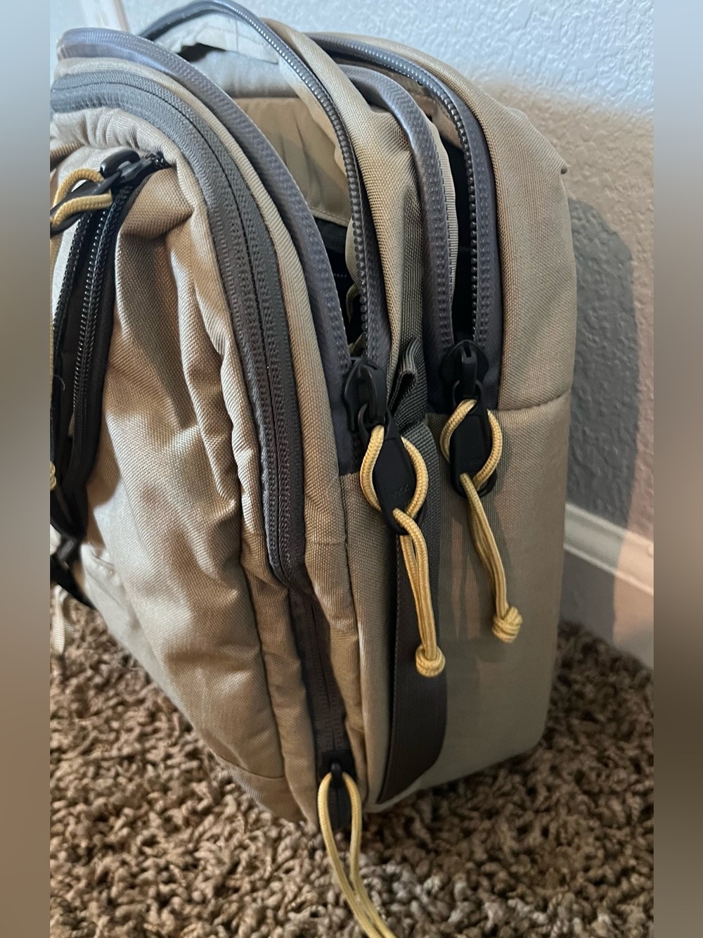 Mystery Ranch 3 Way 18 Expandable briefcase in ponderosa - Picture 5 of 15